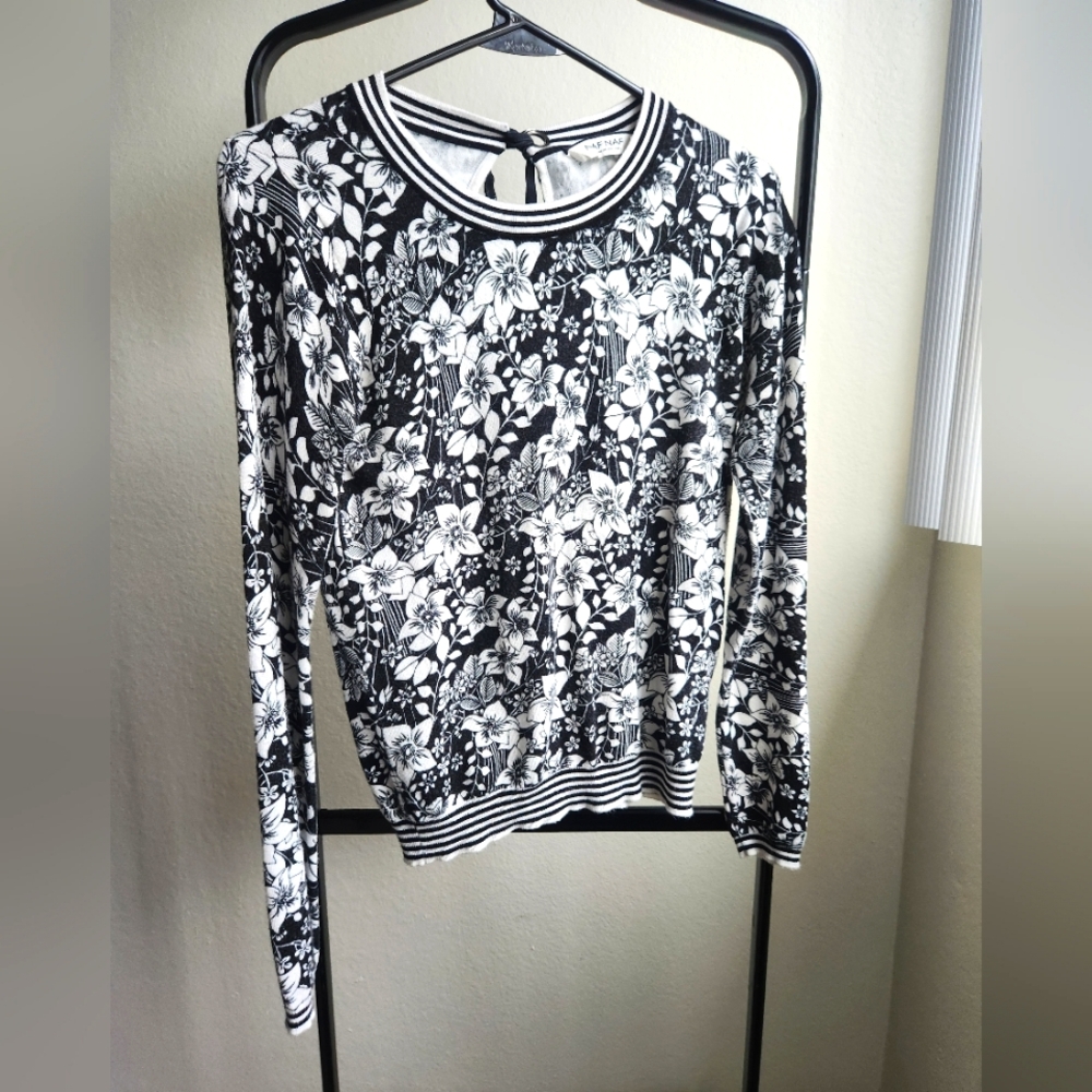 Black and White Floral Long Sleeve Top